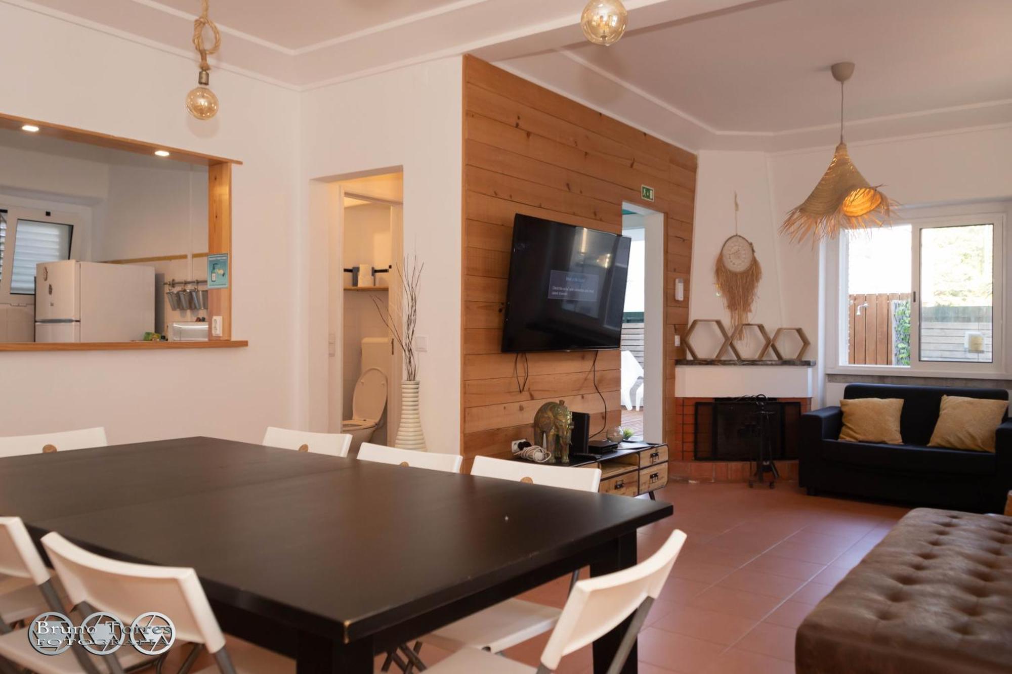 The Shed Surf Lodge Costa da Caparica Esterno foto